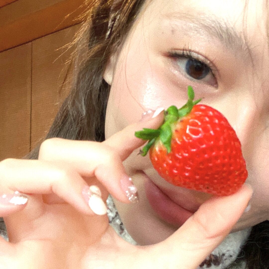 《某男星被曝赌博输千万 向粉丝借钱还债》配图